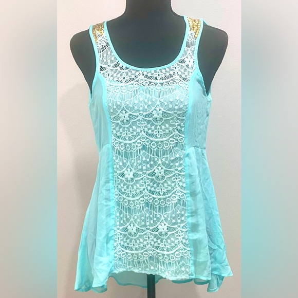 Day Trip 🐠 Sheer Lace Hi-Lo Tank - Picture 2 of 10